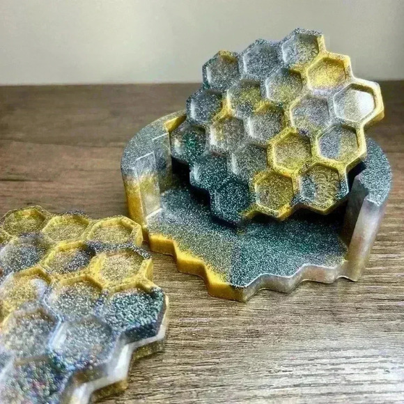 Hand Crafted Resin Coaster Set - Honeycomb Hive - Picture 3 of 6
